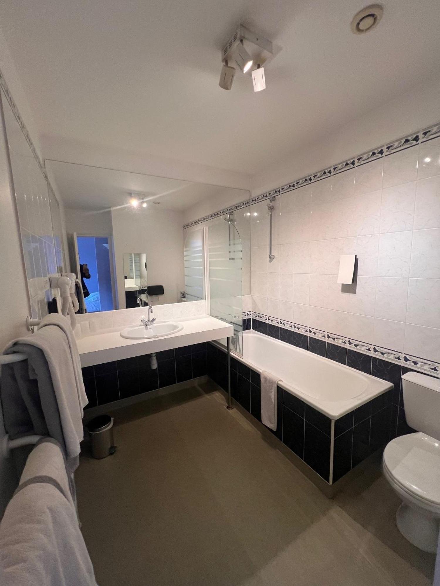 Auberge Saint Thegonnec Екстериор снимка