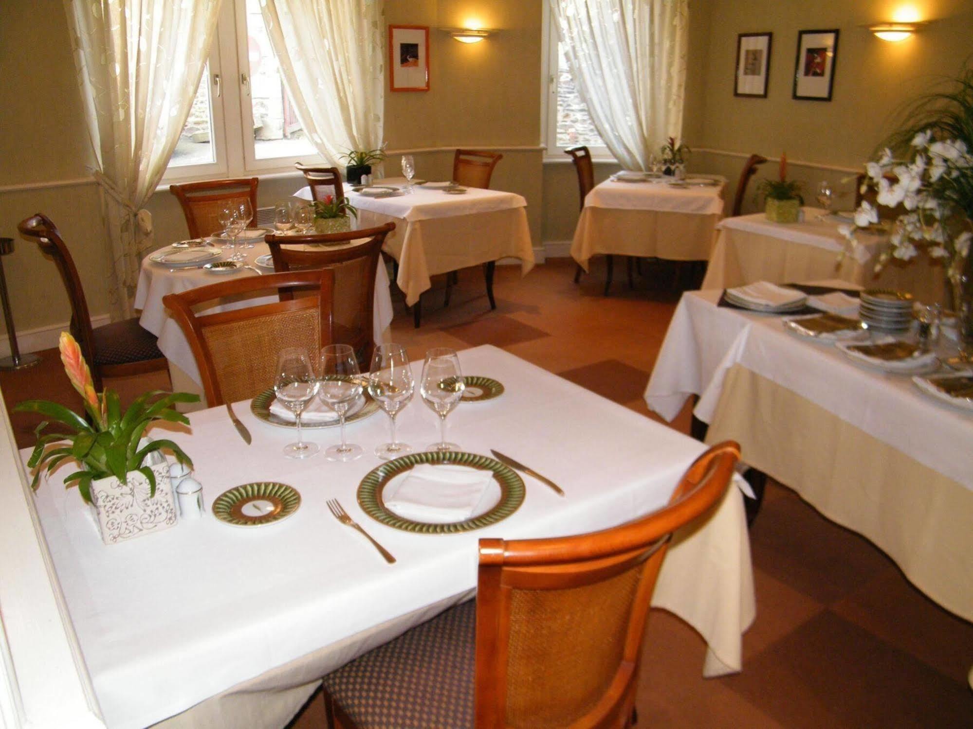 Auberge Saint Thegonnec Екстериор снимка