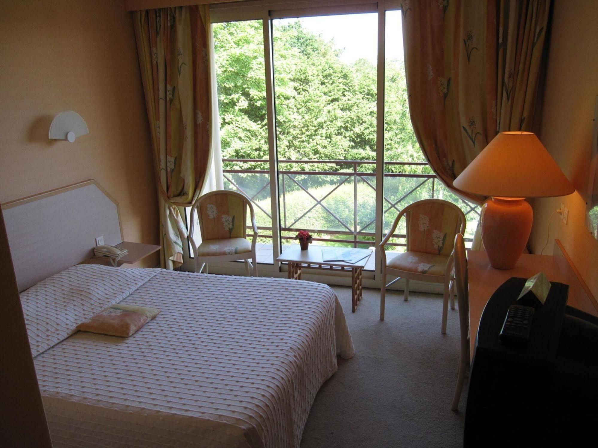 Auberge Saint Thegonnec Екстериор снимка