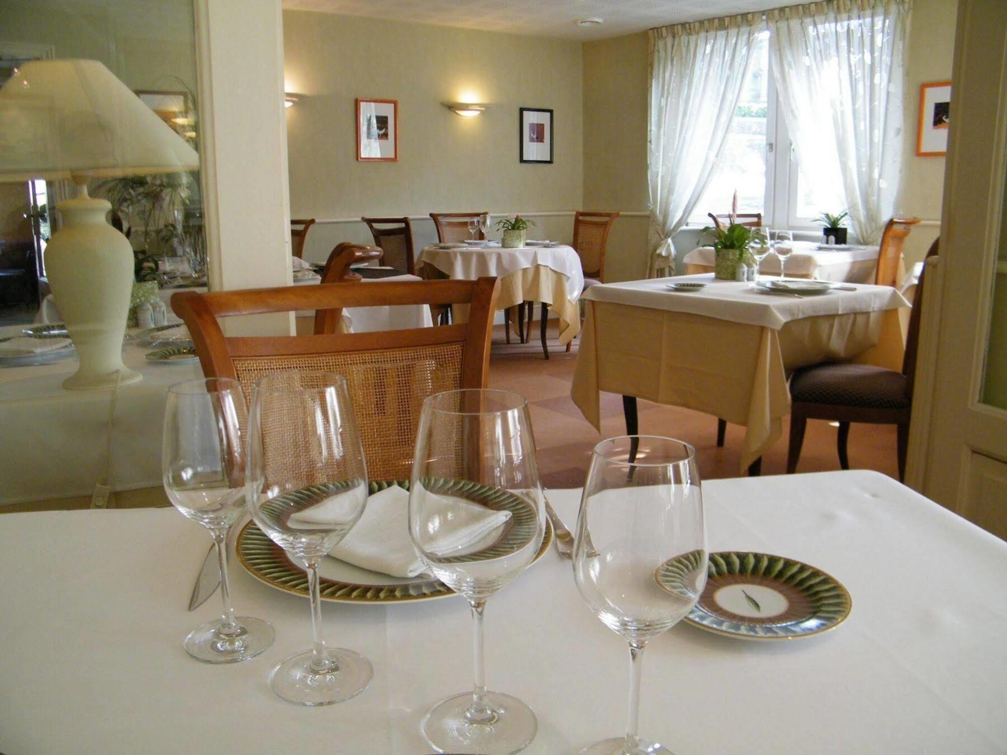 Auberge Saint Thegonnec Екстериор снимка